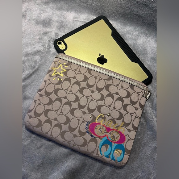 Coach Poppy Monogram iPad / Tablet Protective Sleeve - Picture 2 of 13